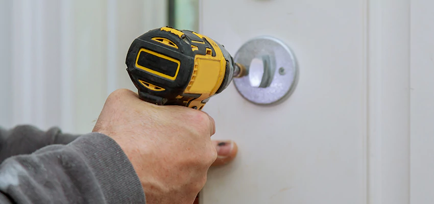 Street Locksmith For Smart Lock Repair in Orland Park, IL