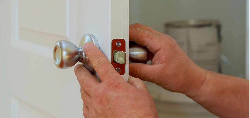 AAA Locksmiths For lock Replacement in Orland Park, Illinois