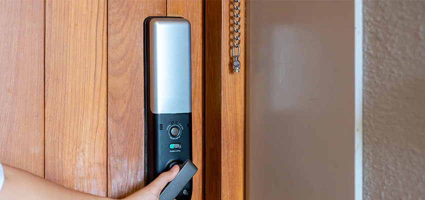 Home Security Electronic Locks Upgrades in Orland Park, IL